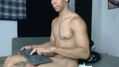 Snapshot of emile_239 chatting on 06/04/26, 03:12 emile_239 online show from 06/04/26, 03:12