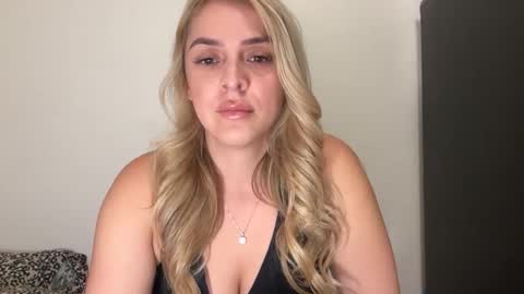 emilelovesyou online show from 11/11/25, 06:13