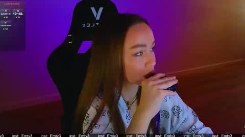 Emili online show from 03/17/26, 11:46