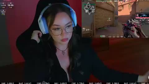 Emili online show from 07/28/26, 02:13