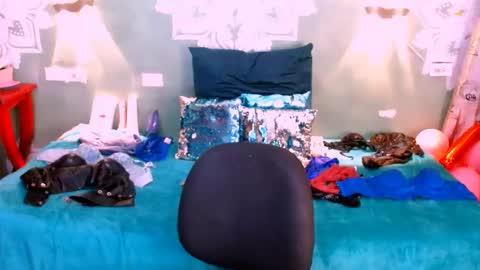 Emili roux online show from 02/19/25, 12:44