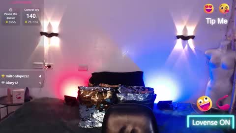 Emili roux online show from 11/22/25, 03:00