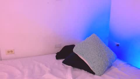 emili_williams10 online show from 02/19/26, 01:12