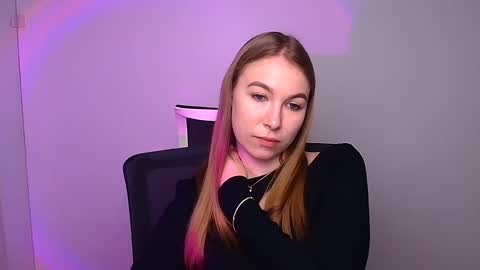 Emilia online show from 01/30/25, 11:22