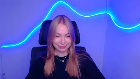 Emilia online show from 09/20/25, 05:30