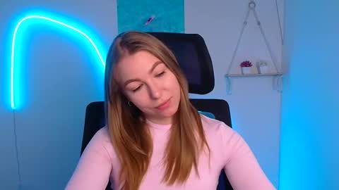 Snapshot of emilia_ilia chatting on 01/07/26, 06:38 Emilia online show from 01/07/26, 06:38