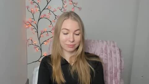 Snapshot of emilia_ilia chatting on 01/10/26, 06:48 Emilia online show from 01/10/26, 06:48