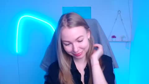 Snapshot of emilia_ilia chatting on 01/12/26, 06:29 Emilia online show from 01/12/26, 06:29