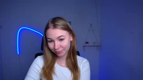 Snapshot of emilia_ilia chatting on 02/02/26, 06:45 Emilia online show from 02/02/26, 06:45