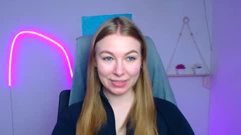 Snapshot of emilia_ilia chatting on 03/02/26, 12:23 Emilia online show from 03/02/26, 12:23