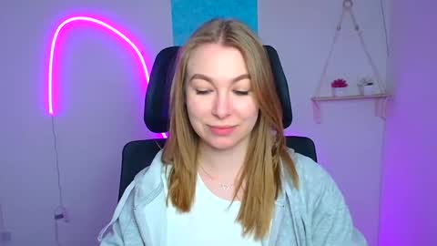 Emilia online show from 03/12/26, 06:19