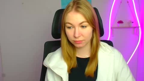 Emilia online show from 03/21/26, 06:29