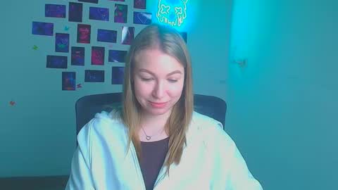 Emilia online show from 04/20/26, 05:43