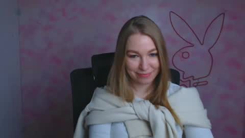 Emilia online show from 04/24/26, 05:32