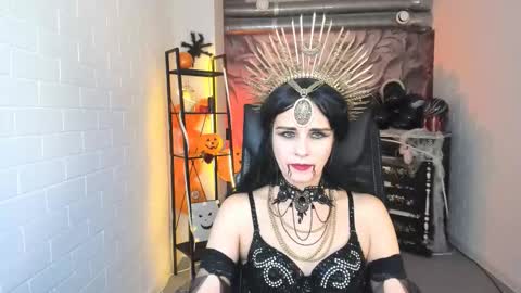 Emilia Bedy online show from 10/31/25, 09:10