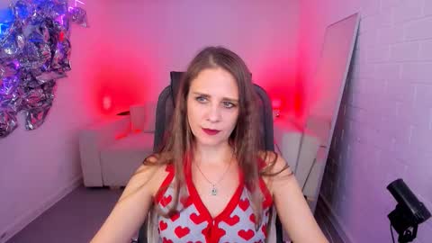 Emilia Bedy online show from 11/18/25, 09:14