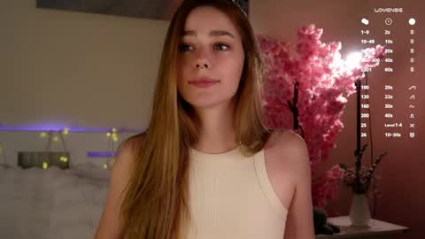 Tessa online show from 04/11/26, 07:45