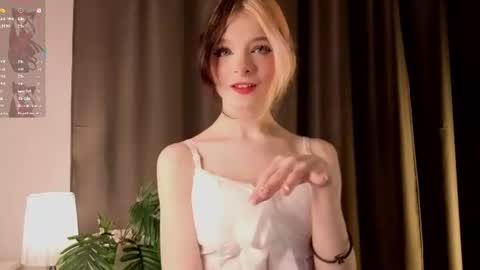 Snapshot of emiliahronick chatting on 07/25/26, 03:20 Felicia online show from 07/25/26, 03:20