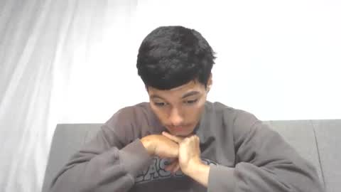 FuegoLatino online show from 04/17/26, 08:39