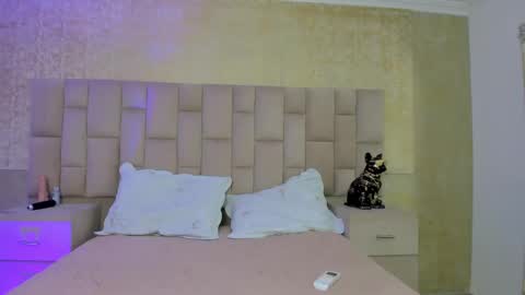 EmiliaRose online show from 02/18/25, 08:58