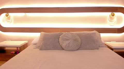 Emilie online show from 04/24/26, 03:20