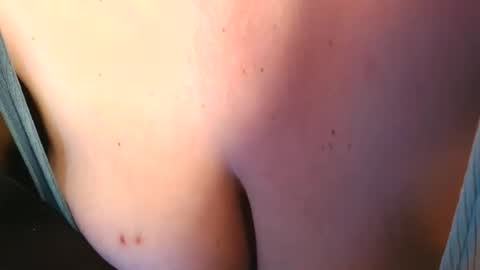 Snapshot of emiliefoxx chatting on 06/14/26, 02:35 emilie foxx online show from 06/14/26, 02:35