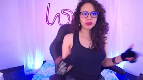 Emili Russo online show from 11/11/25, 07:47