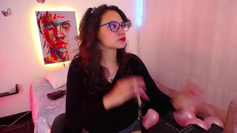 Emili Russo online show from 11/14/25, 07:56