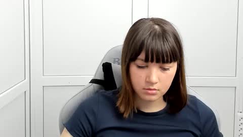Emmi online show from 05/19/26, 06:09