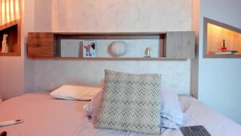 Emily Beaumont. online show from 01/31/26, 07:11