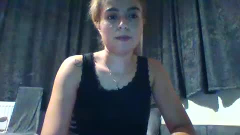 Snapshot of emilly_daniel chatting on 02/02/25, 07:46 Emilly and Daniel online show from 02/02/25, 07:46