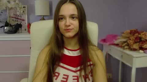 Snapshot of emilly_lust99 chatting on 01/13/25, 07:32 Emilly online show from 01/13/25, 07:32