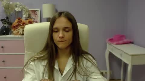 Snapshot of emilly_lust99 chatting on 01/23/25, 10:54 Emilly online show from 01/23/25, 10:54