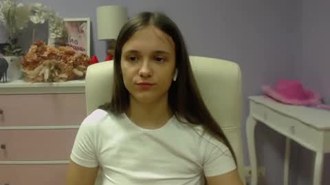 Snapshot of emilly_lust99 chatting on 03/10/25, 10:59 Emilly online show from 03/10/25, 10:59