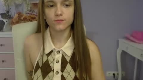 Snapshot of emilly_lust99 chatting on 03/12/25, 10:59 Emilly online show from 03/12/25, 10:59