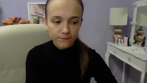 Snapshot of emilly_lust99 chatting on 09/17/25, 06:37 Emilly online show from 09/17/25, 06:37