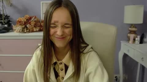 Snapshot of emilly_lust99 chatting on 09/30/25, 06:51 Emilly online show from 09/30/25, 06:51