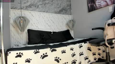 emilly_mell online show from 09/15/25, 11:10