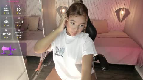 emilly_mell online show from 04/09/26, 11:59