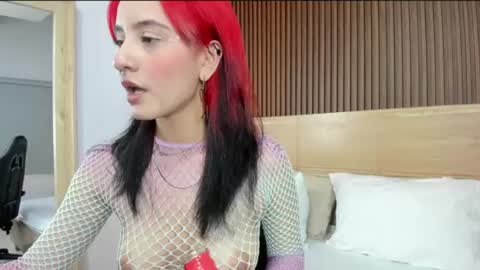 Snapshot of emilly_miracle chatting on 08/06/26, 07:27 E M I L Y online show from 08/06/26, 07:27