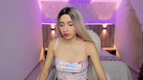 Snapshot of emilly_smith_1 chatting on 01/07/25, 03:24 Emily online show from 01/07/25, 03:24