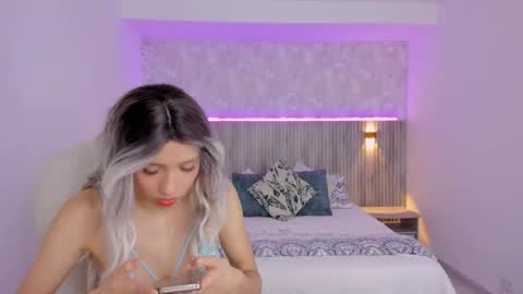 Snapshot of emilly_smith_1 chatting on 03/08/25, 03:06 Emily online show from 03/08/25, 03:06