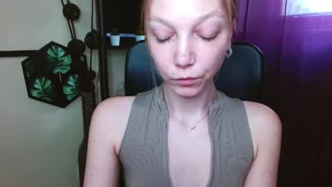 Emilly online show from 04/22/26, 02:18