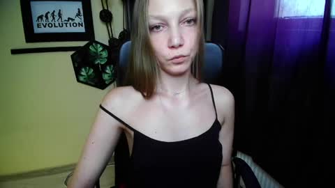 Emilly online show from 06/03/26, 02:33