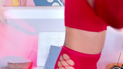 Snapshot of emillygonzalez chatting on 09/27/25, 12:32 . . online show from 09/27/25, 12:32