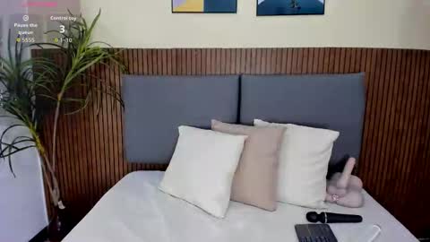 emillyharper_ online show from 10/08/25, 04:10