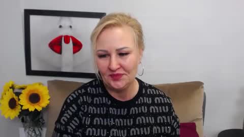 Snapshot of emillykiss chatting on 03/05/25, 07:16 EmillyLove online show from 03/05/25, 07:16