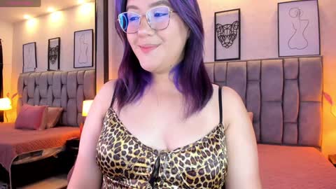 Snapshot of emily_5weet chatting on 01/17/25, 03:45 Emily online show from 01/17/25, 03:45