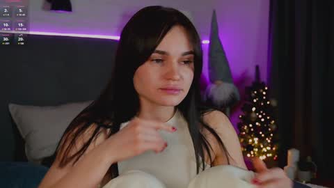 Snapshot of emily___cute chatting on 12/13/24, 05:32 Emily Cute online show from 12/13/24, 05:32