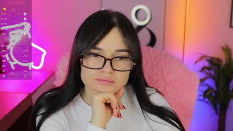 Snapshot of emily___cute chatting on 12/18/24, 02:06 Emily Cute online show from 12/18/24, 02:06